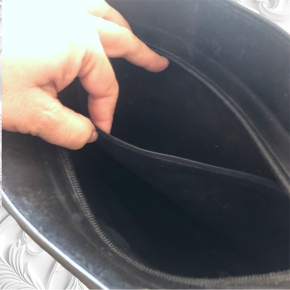 LL Bean Black Crossbody Bag H2F All Leather Classic Pebble Roomy *Needs TLC* - Picture 9 of 13